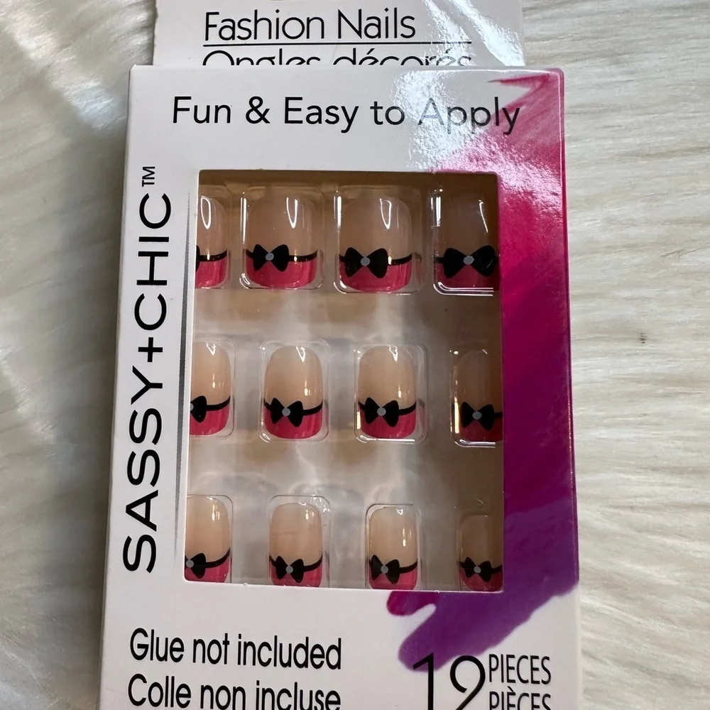 🩷5/$10🩷 Sassy+Chic Fashion Nails with Pink and Black Bow Design